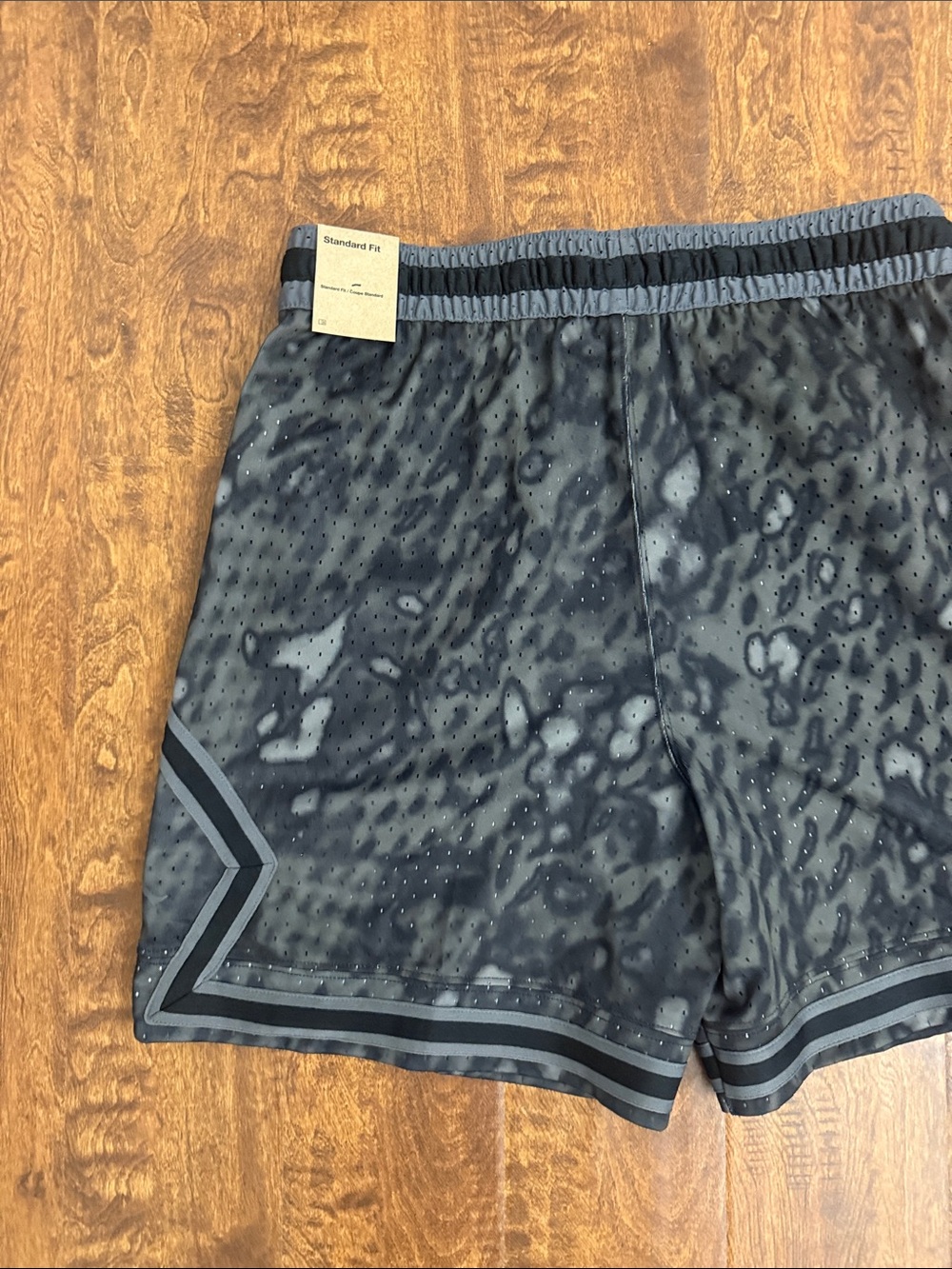 Jordan Men's Black and Gray Athletic Mesh Shorts - Picture 12 of 12
